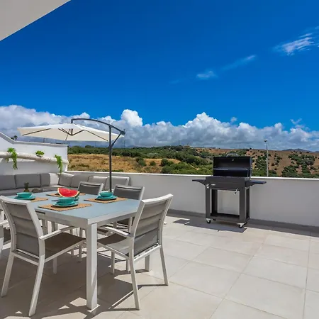 Terrace, Sea View, Pool, Parking Space & Fibre *