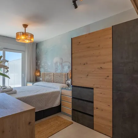 Terrace, Sea View, Pool, Parking Space & Fibre Apartment