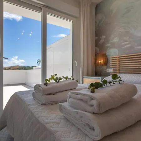 Terrace, Sea View, Pool, Parking Space & Fibre Tarifa