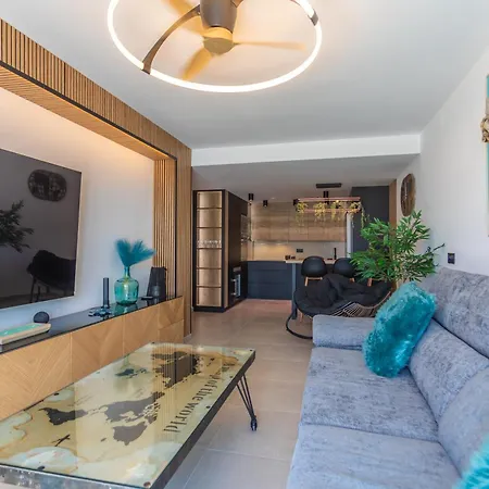 Terrace, Sea View, Pool, Parking Space & Fibre Apartment